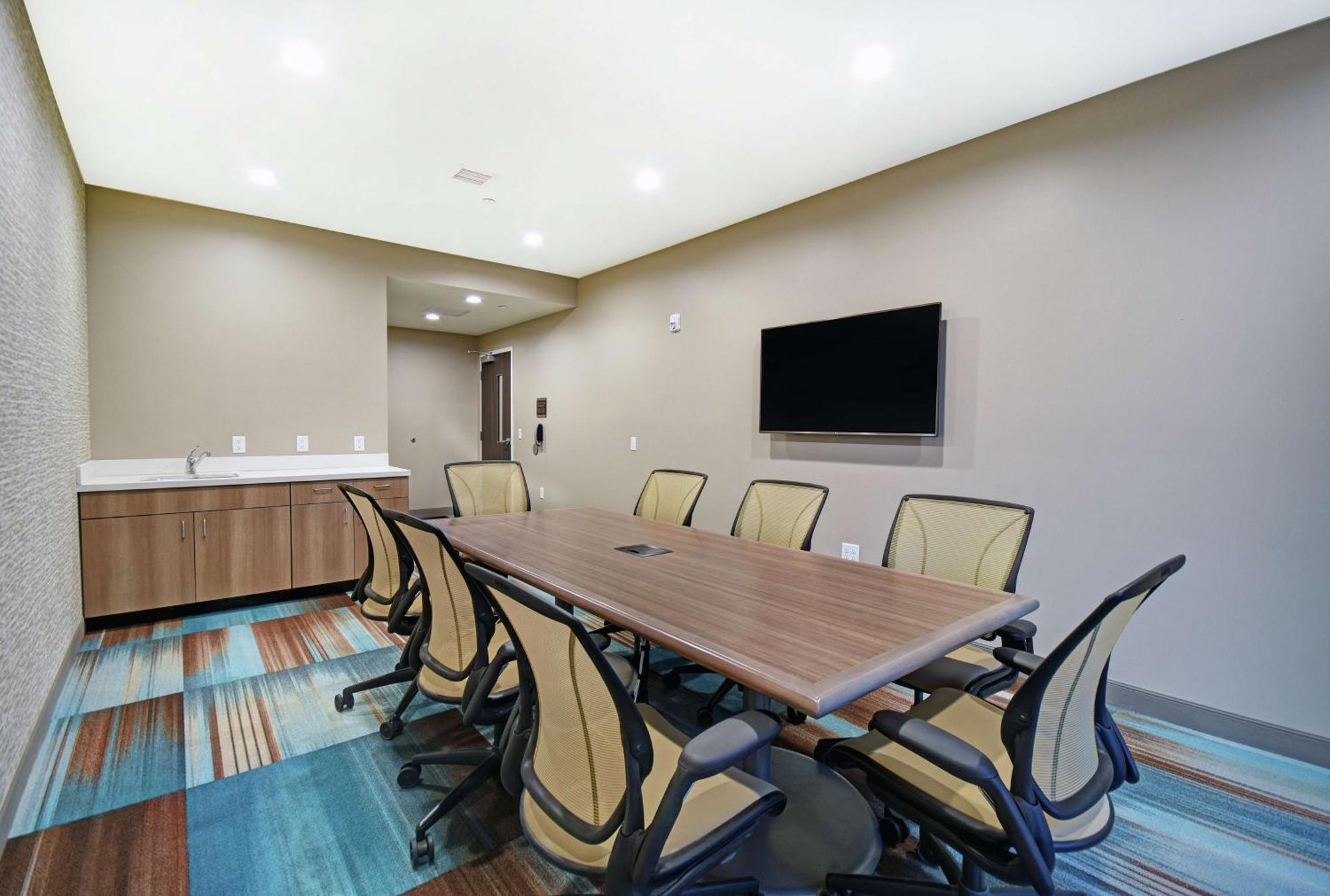 Home2 By Hilton Hotel 3*